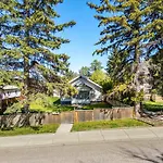 Sylvan Lake Nook Family-Friendly And Close To Beach